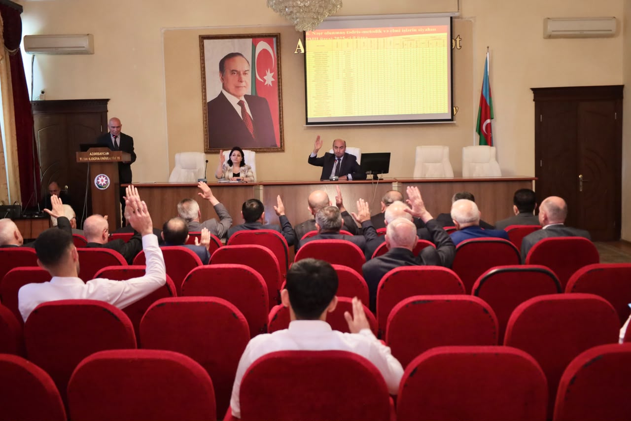 Elmi Şuranın növbəti iclası keçirilib