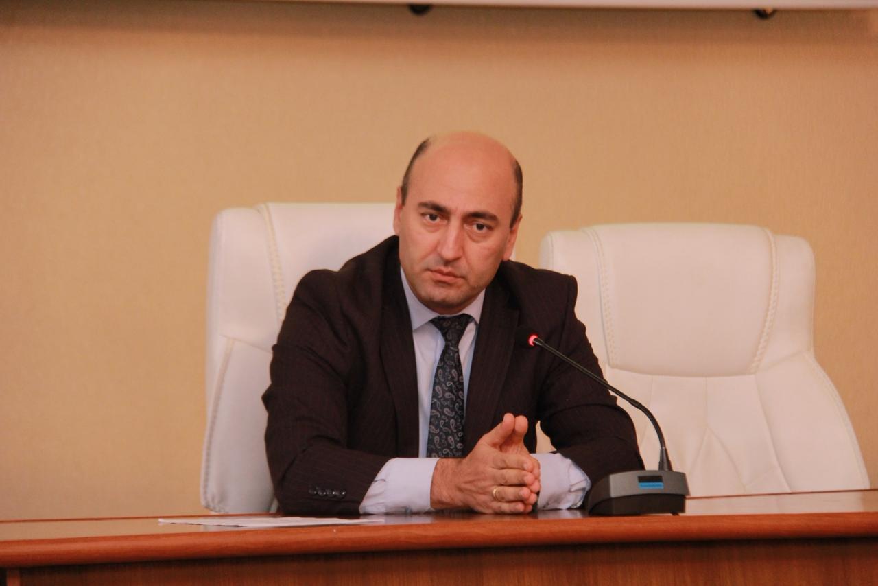 Elmi Şuranın iclası keçirilib