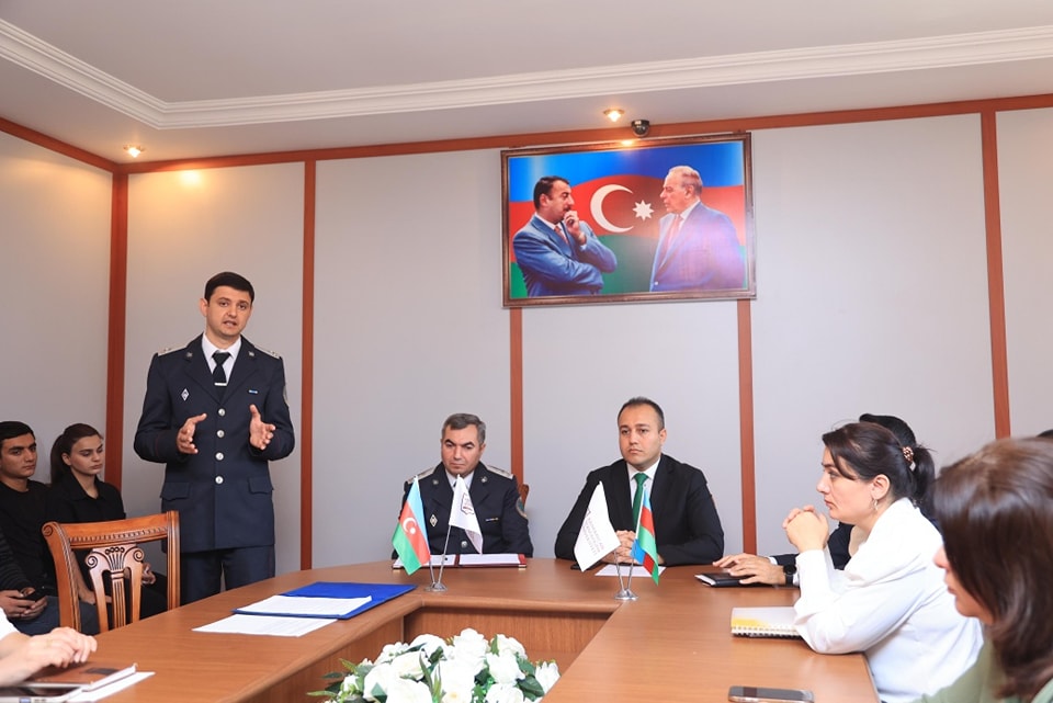 Azərbaycan Texnologiya Universitetində “Əcnəbilər və vətandaşlığı olmayan şəxslərin hüquq və vəzifələri: Miqrasiya qanunvericiliyində baş vermiş dəyişikliklər” mövzusunda maarifləndirici tədbir keçirilib