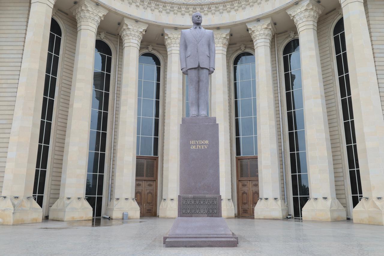 ATU-da Ümummilli Lider Heydər Əliyevin anadan olmasının 103 illiyinə həsr olunmuş Beynəlxalq Elmi-Praktik Konfrans keçirilib