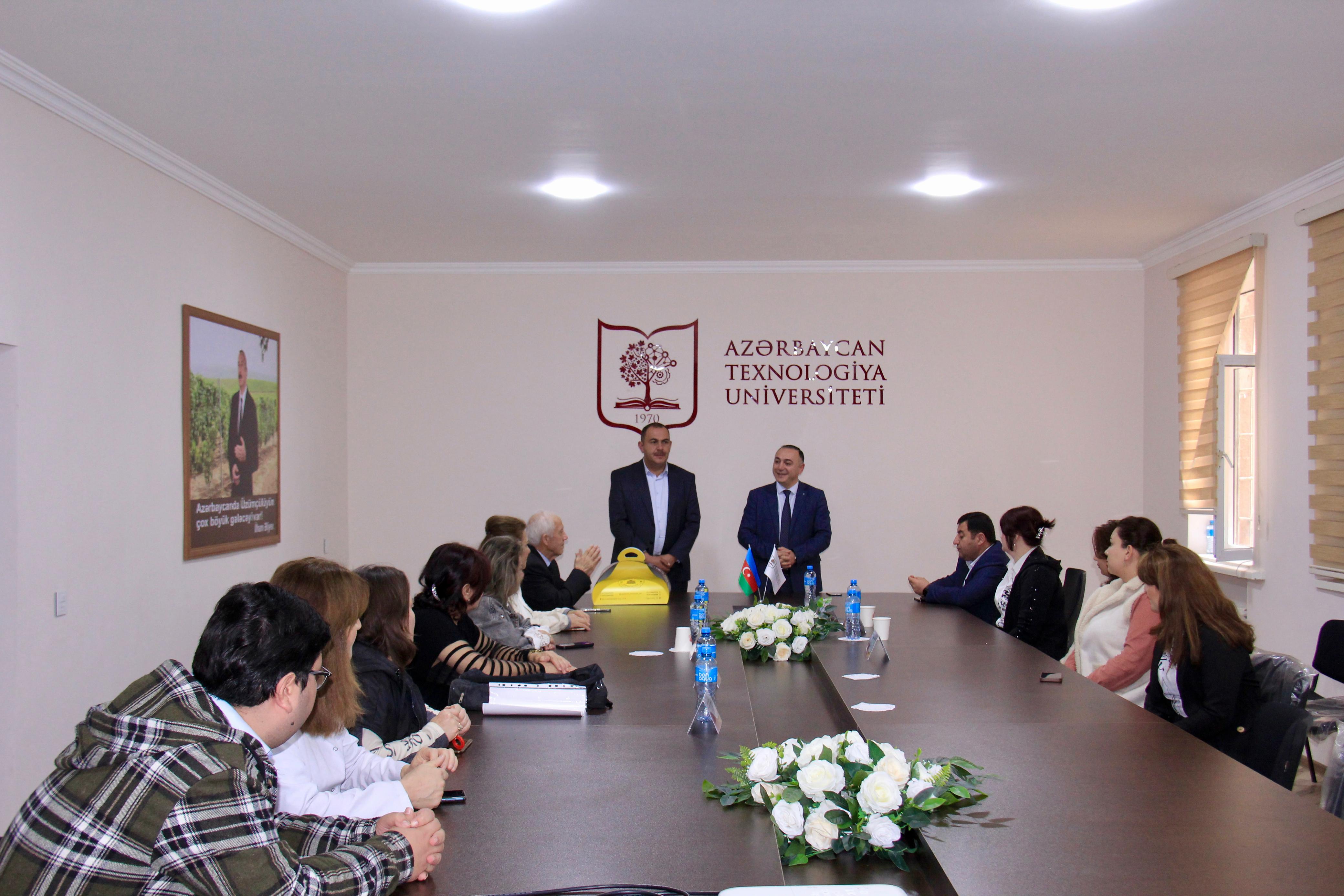 Rəhbər heyət professor və müəllimləri təbrik edib