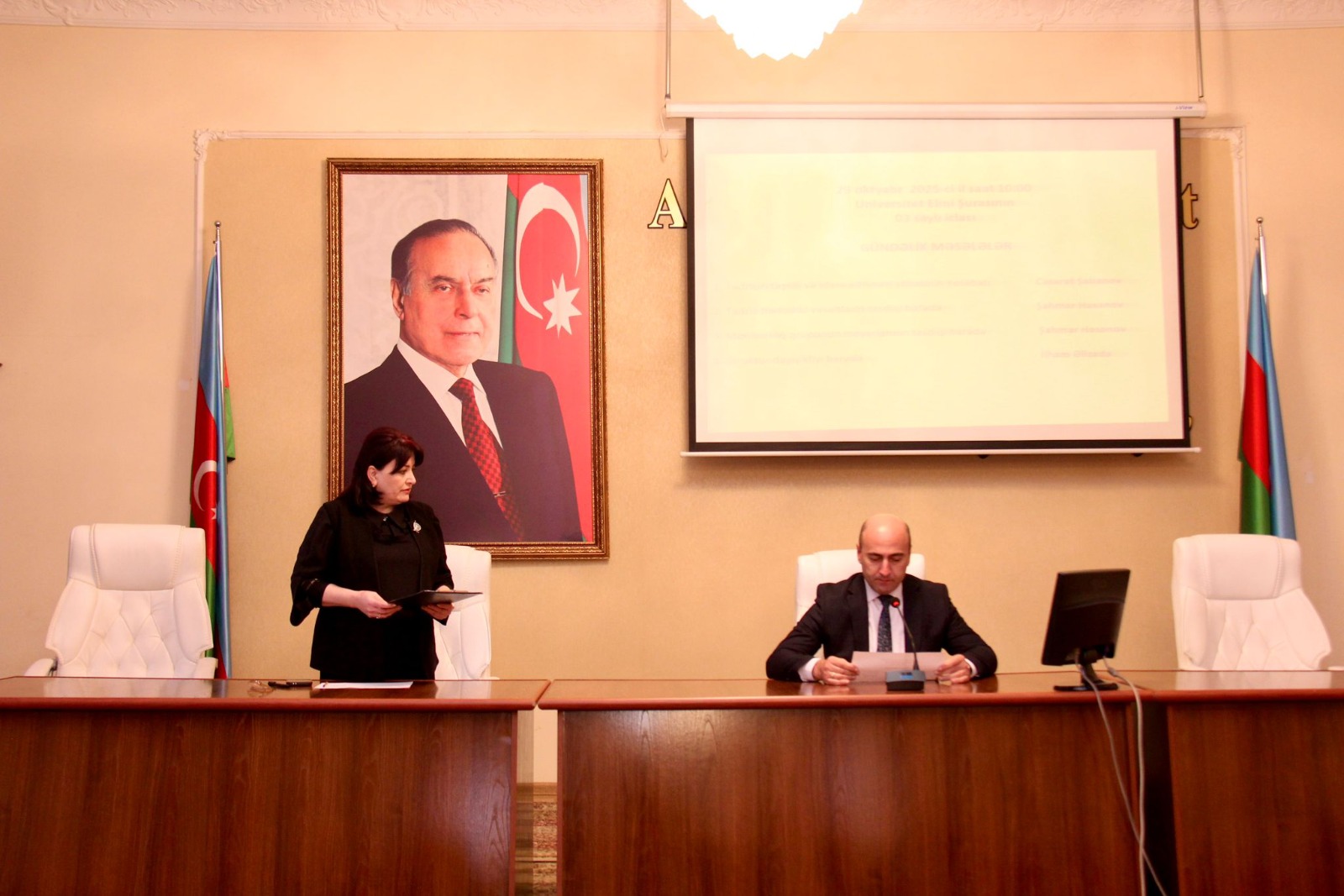 Elmi Şuranın iclası keçirilib