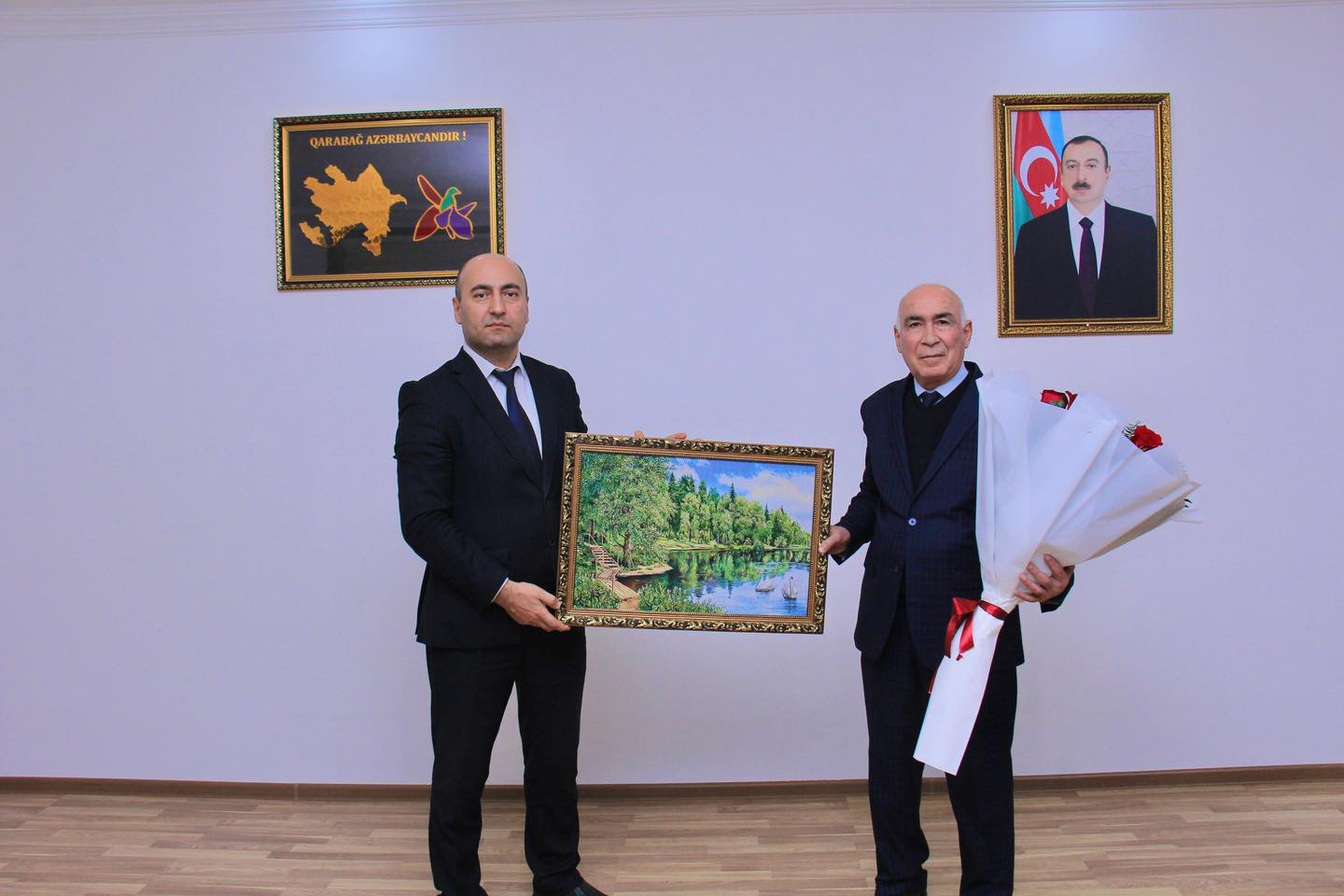 Rektor profes. Fizuli Məmmədovu yubileyi münasibətilə təbrik edib.