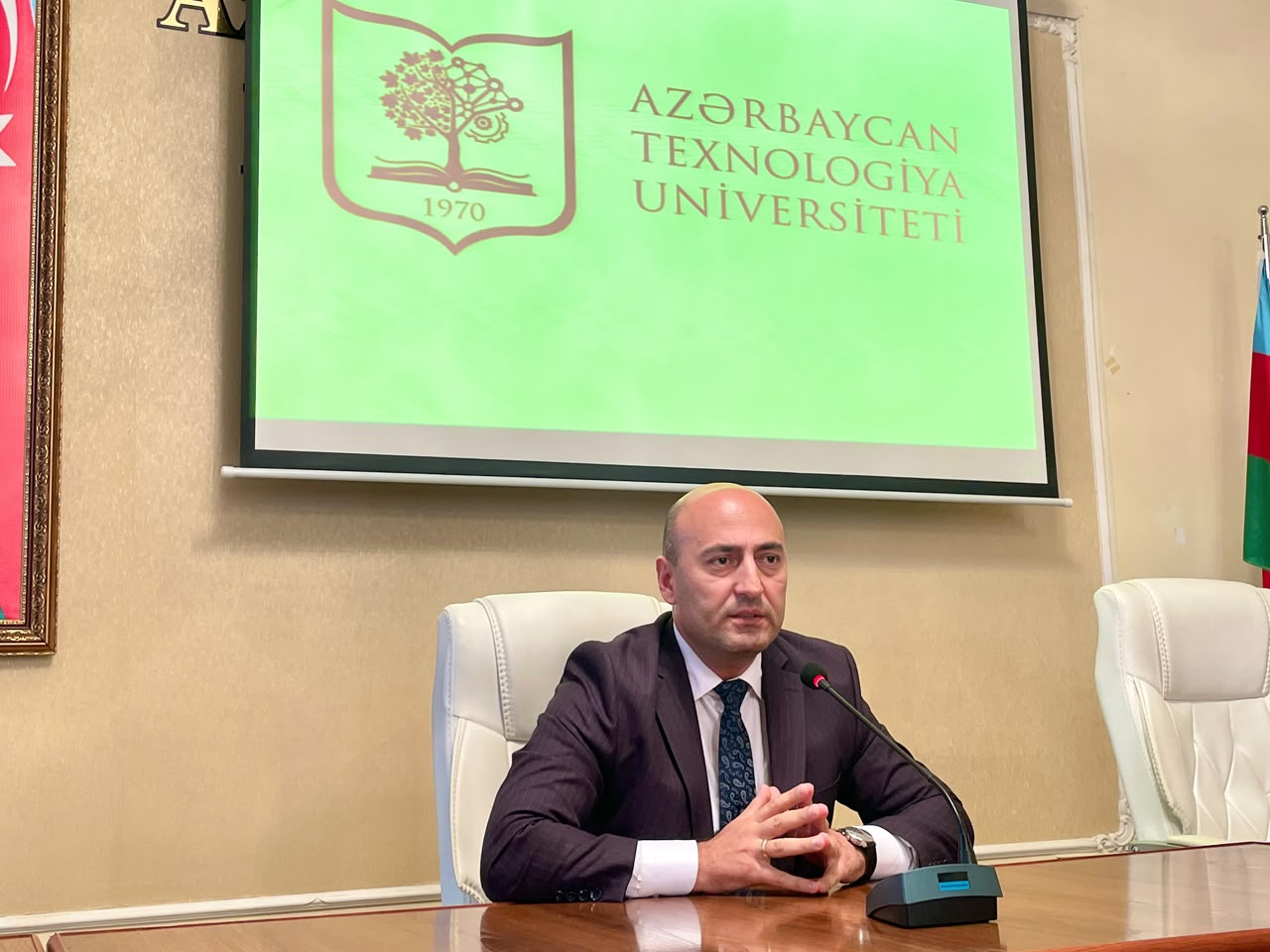 Rektor I kurs tələbələri ilə görüşüb