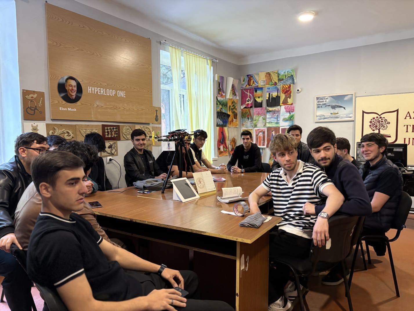 Təlimdə tələbələr