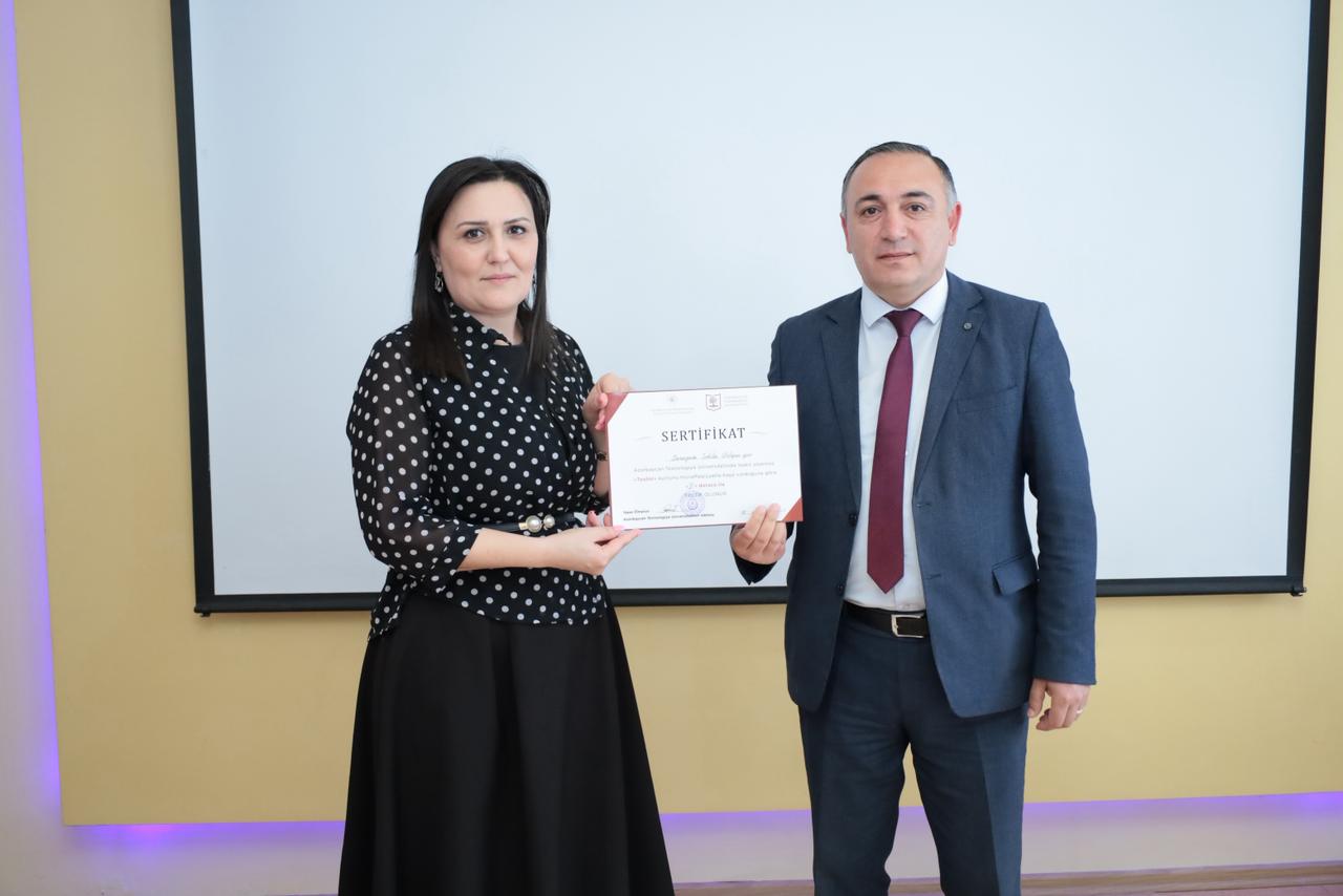 Tyutor hazırlığı kursunu uğurla bitirənlərə sertifikatlar verilib