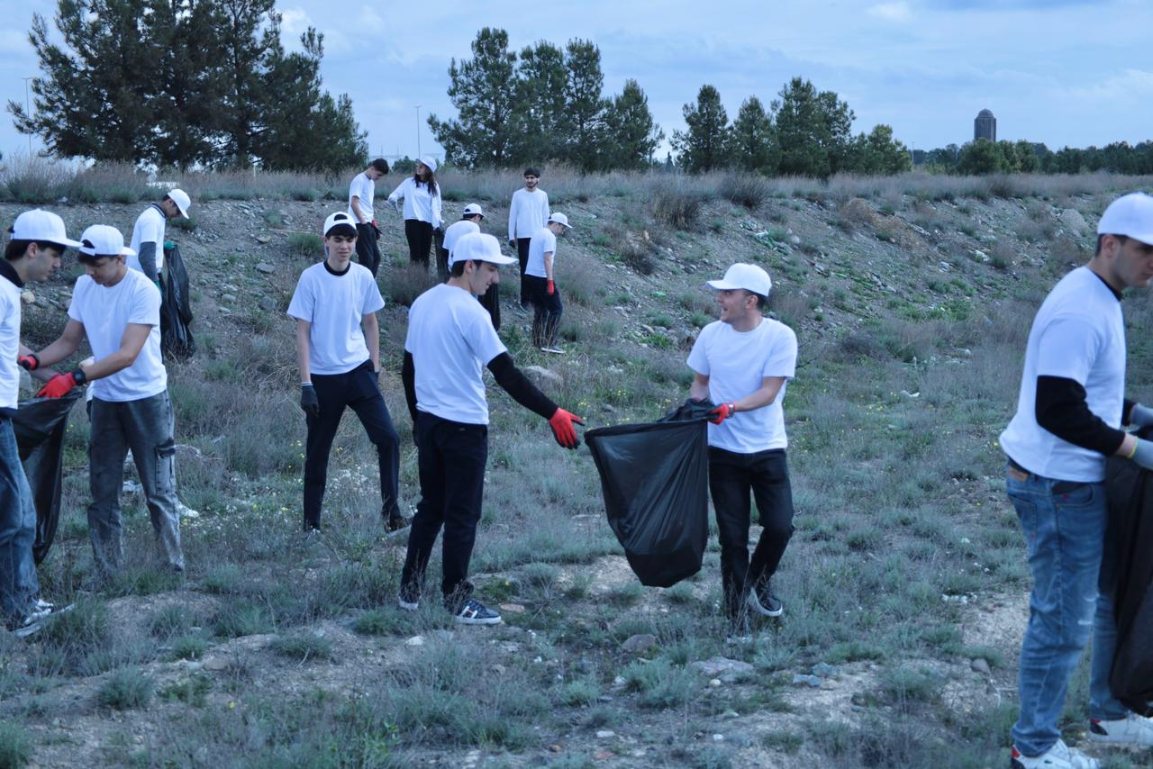 ATU tələbələri növbəti ekoloji aksiya keçiriblər