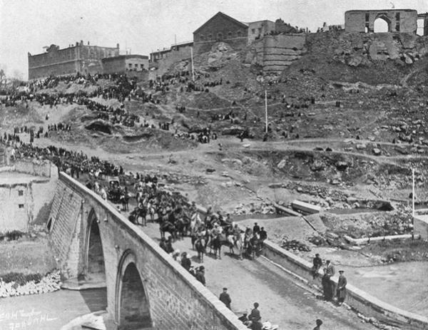Rəsmi İrəvan bütün dövrlərdə işğalçı siyasət yürüdüb
