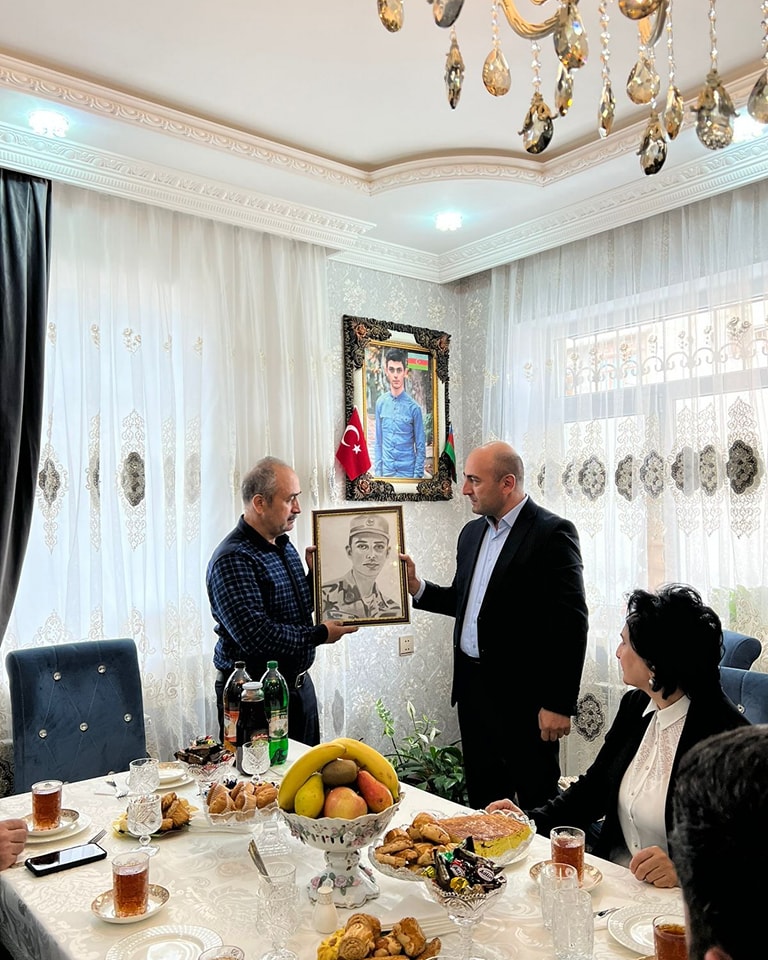 ATU kollektivi Aprel döyüşləri şəhidi Rəşad Niftalılının ailəsini ziyarət edib